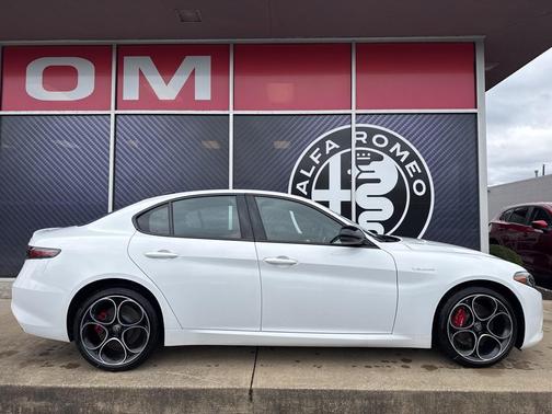 2025 Alfa Romeo Giulia AWD