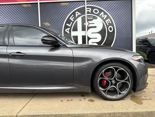 Vesuvio Gray Metallic 2024 Alfa Romeo Giulia Veloce AWD