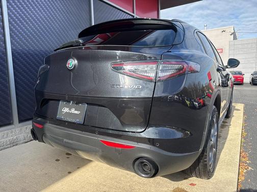 2025 Alfa Romeo Stelvio Sprint AWD
