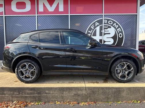 2025 Alfa Romeo Stelvio Sprint AWD