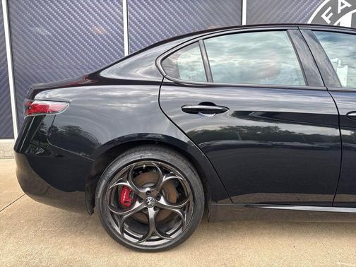 Vulcano Black Metallic 2024 Alfa Romeo Giulia Ti