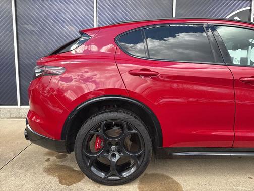 2024 Alfa Romeo Stelvio Veloce AWD