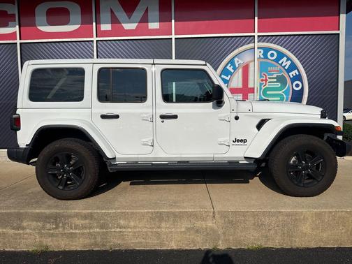 2023 Jeep Wrangler 4-Door Sahara Altitude 4x4