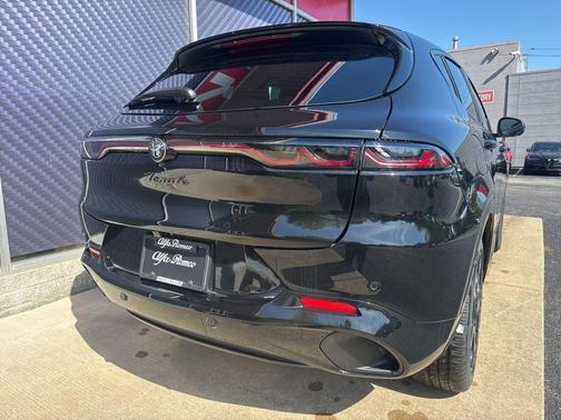 Alfa Black 2026 Alfa Romeo Tonale Veloce AWD