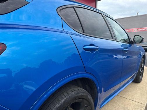 Misano Blue Metallic 2023 Alfa Romeo Stelvio Estrema AWD