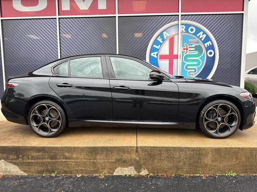 2025 Alfa Romeo Giulia Intensa AWD