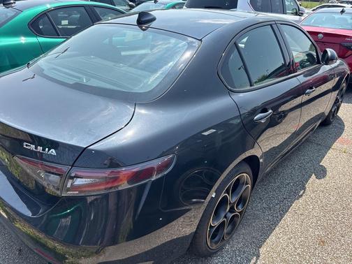 2025 Alfa Romeo Giulia Intensa AWD