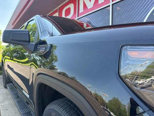 Onyx Black 2024 GMC Sierra 1500 Elevation