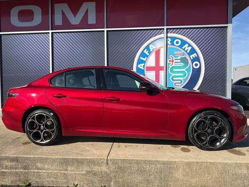 2025 Alfa Romeo Giulia Intensa AWD