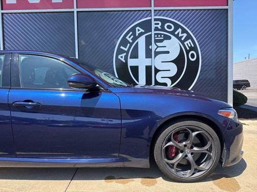 Montecarlo Blue Metallic 2018 Alfa Romeo Giulia Ti Sport