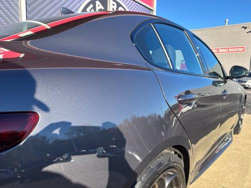 Vesuvio Gray Metallic 2022 Alfa Romeo Giulia Quadrifoglio