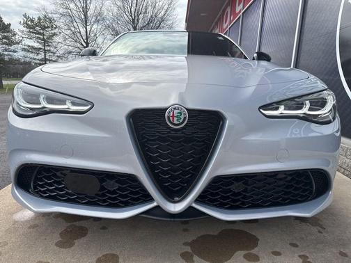 Moonlight Gray Metallic 2026 Alfa Romeo Giulia Base