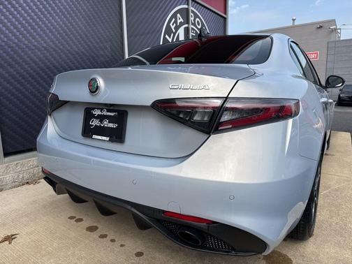 Moonlight Gray Metallic 2026 Alfa Romeo Giulia Base