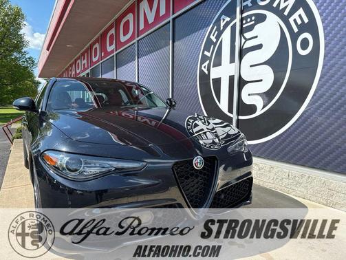 Vulcano Black Metallic 2023 Alfa Romeo Giulia Veloce AWD