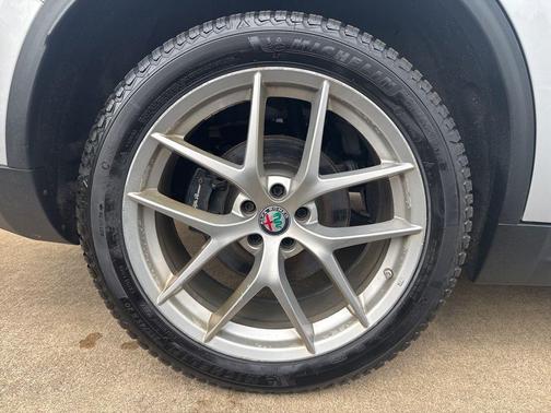 Silverstone Gray Metallic 2018 Alfa Romeo Stelvio Ti Sport
