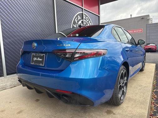 Misano Blue Metallic 2025 Alfa Romeo Giulia AWD