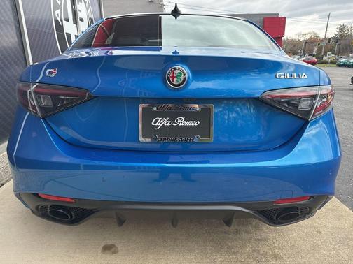 Misano Blue Metallic 2025 Alfa Romeo Giulia AWD