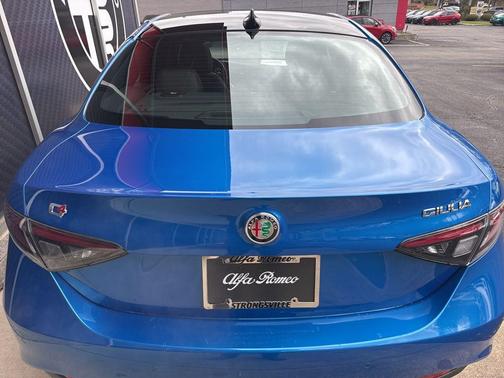 Misano Blue Metallic 2025 Alfa Romeo Giulia AWD