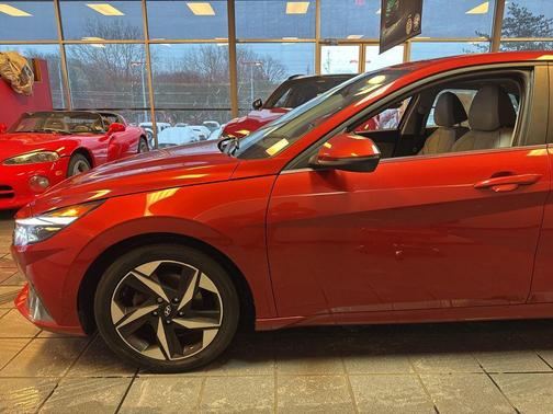 2021 Hyundai ELANTRA Limited