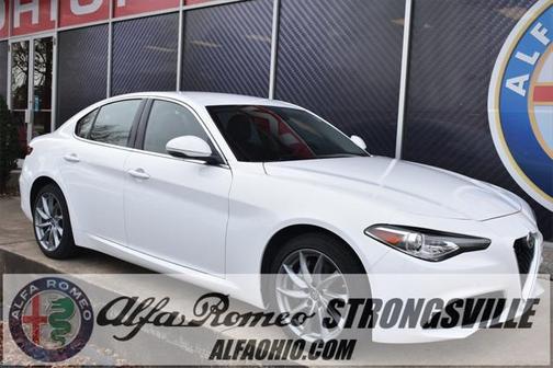 2021 Alfa Romeo Giulia Base