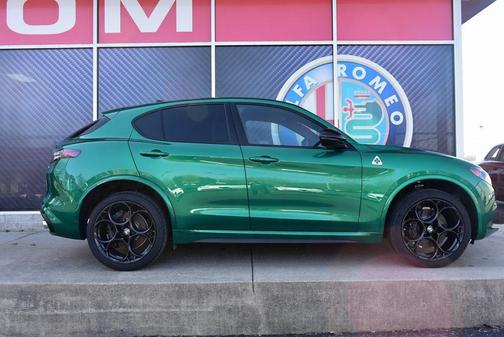 2024 Alfa Romeo Stelvio Quadrifoglio