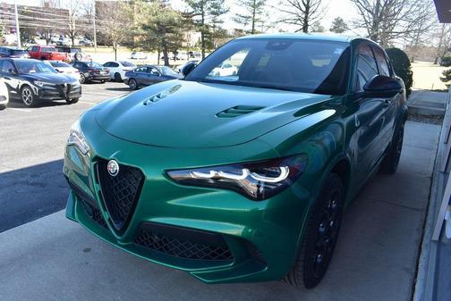 2024 Alfa Romeo Stelvio Quadrifoglio