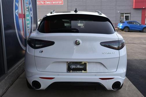 2025 Alfa Romeo Stelvio Ti