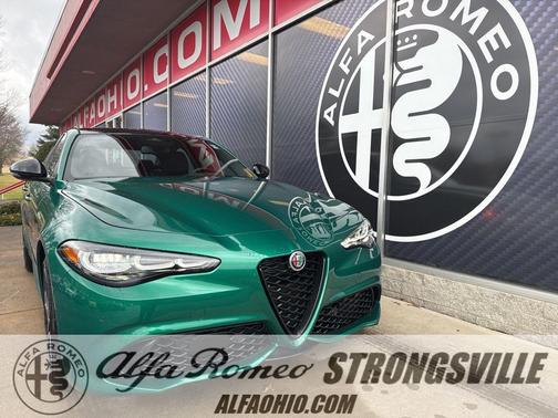 Verde Fangio Metallic 2026 Alfa Romeo Giulia Base