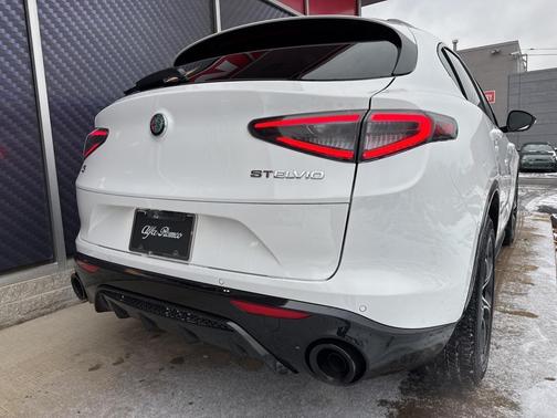 2025 Alfa Romeo Stelvio Sprint AWD