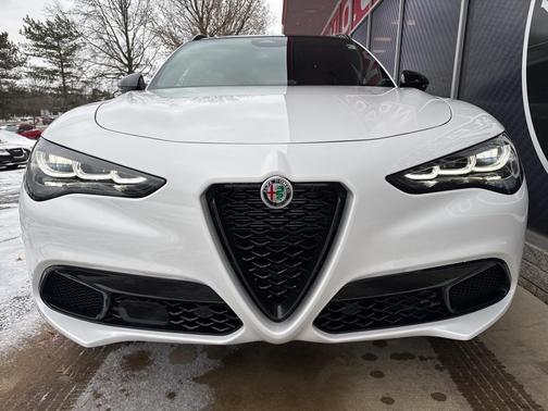 2025 Alfa Romeo Stelvio Sprint AWD