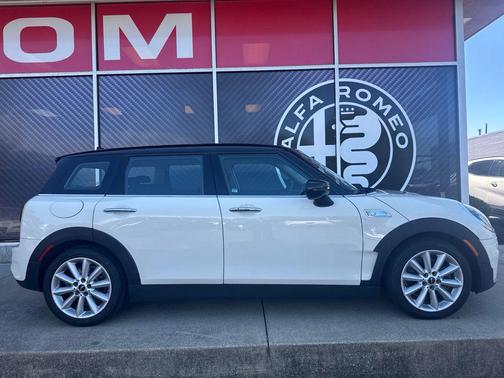 Pepper White 2023 MINI Clubman Cooper S