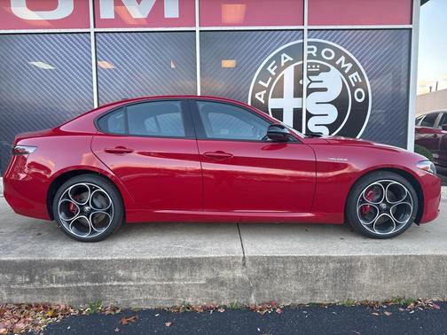 2025 Alfa Romeo Giulia AWD