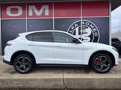 2024 Alfa Romeo Stelvio Veloce AWD