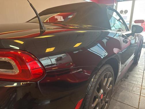 2018 FIAT 124 Spider Base