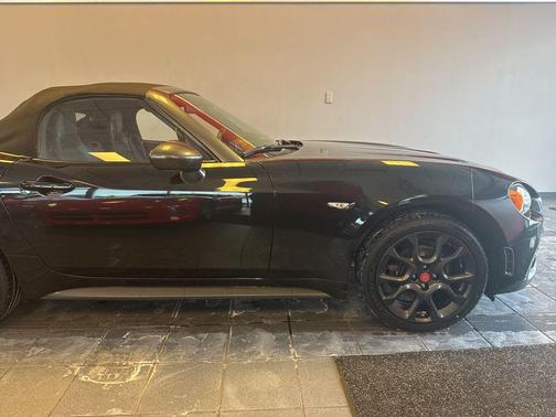 2018 FIAT 124 Spider Base