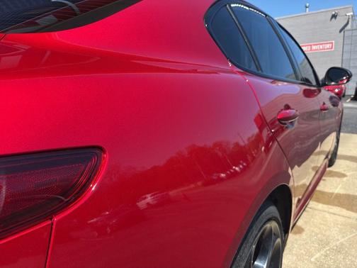 Rosso Etna 2023 Alfa Romeo Giulia Veloce AWD