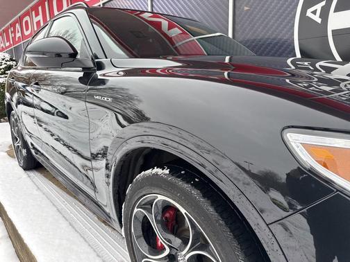2023 Alfa Romeo Stelvio Veloce AWD