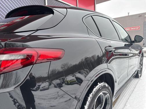 2023 Alfa Romeo Stelvio Veloce AWD