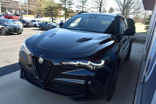 2024 Alfa Romeo Stelvio Quadrifoglio