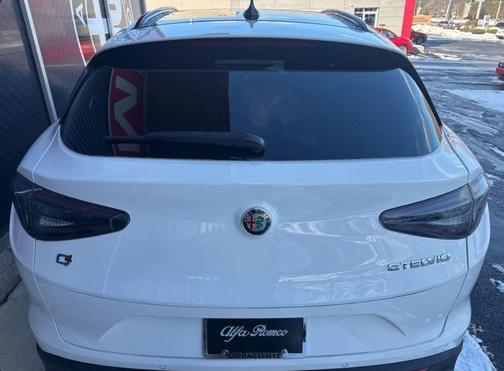 2025 Alfa Romeo Stelvio Sprint AWD