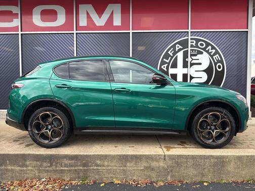 2025 Alfa Romeo Stelvio Sprint AWD