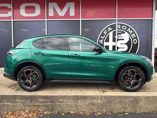 2025 Alfa Romeo Stelvio Sprint AWD