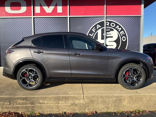 2025 Alfa Romeo Stelvio Sprint AWD