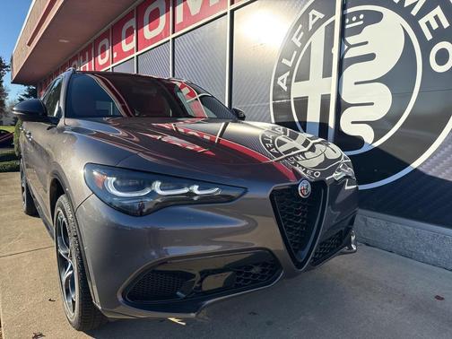 2025 Alfa Romeo Stelvio Sprint AWD