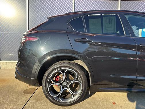 2024 Alfa Romeo Stelvio Veloce AWD
