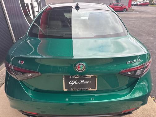 2025 Alfa Romeo Giulia Intensa AWD