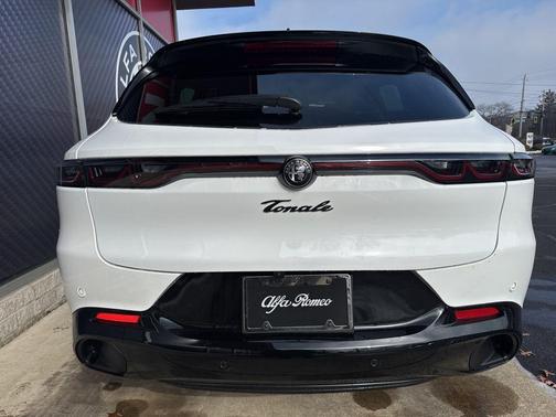 Milano White 2026 Alfa Romeo Tonale Veloce