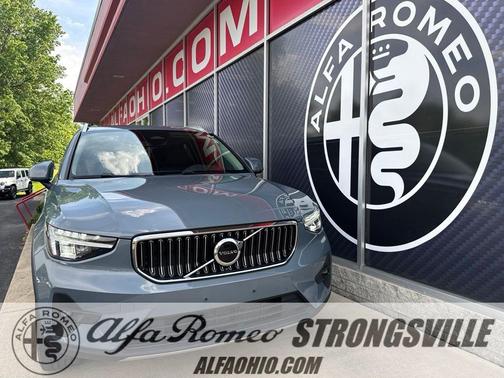 Thunder Grey Metallic 2023 Volvo XC40 B5 Plus Bright Theme