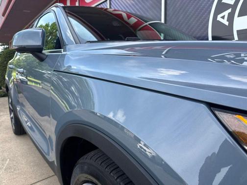 Thunder Grey Metallic 2023 Volvo XC40 B5 Plus Bright Theme