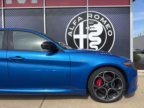 Misano Blue Metallic 2024 Alfa Romeo Giulia Veloce AWD